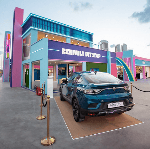 RENAULT ARKANA PITSTOP AT E& MARKET OUTSIDE THE BOX